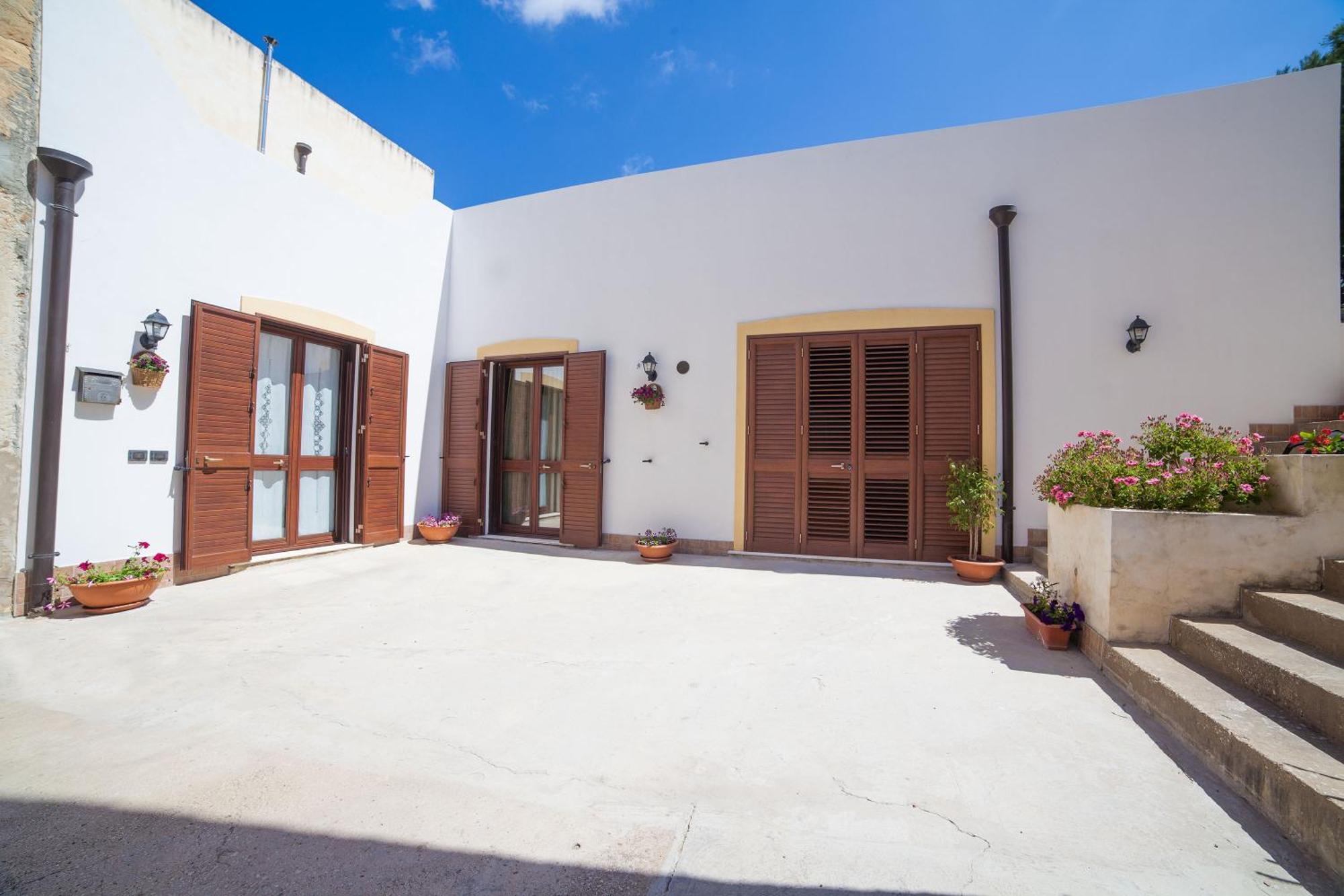 לינה וארוחת בוקר Rilievo Bianco Sale Trapani מראה חיצוני תמונה