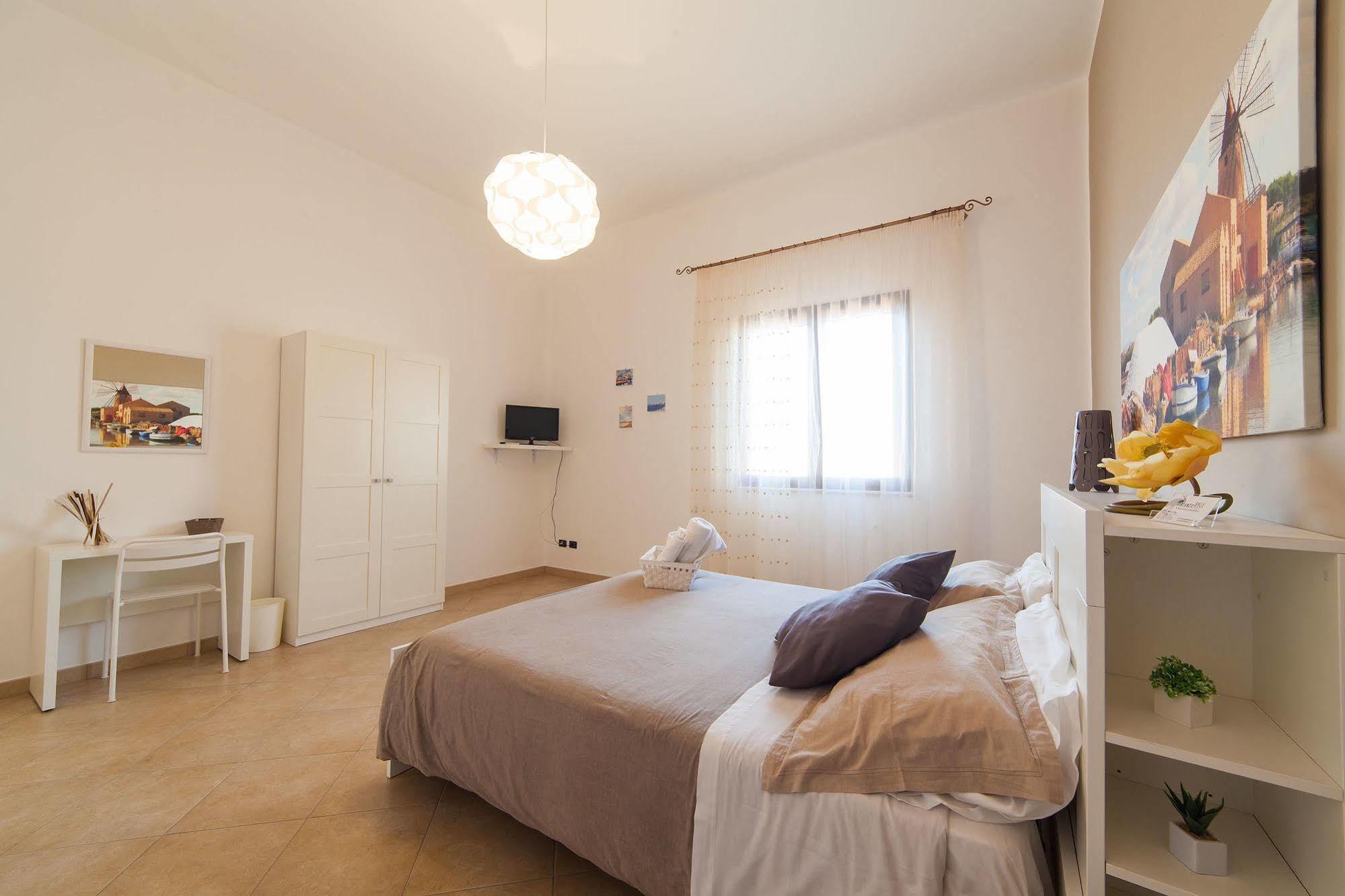 לינה וארוחת בוקר Rilievo Bianco Sale Trapani מראה חיצוני תמונה